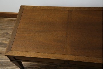 中古　DREXEL HERITAGE(ドレクセルヘリテイジ)　Triune(トライユン)　マホガニー材　クラシカルな佇まいのカクテルテーブル　(R-084937)