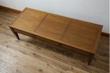 中古　DREXEL HERITAGE(ドレクセルヘリテイジ)　Triune(トライユン)　マホガニー材　クラシカルな佇まいのカクテルテーブル　(R-084937)