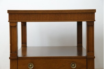 中古　美品　DREXEL HERITAGE(ドレクセルヘリテイジ)　Triune(トライユン)シリーズ　すっきりした佇まいのエンドテーブル　定価約12万円相当　(R-084938)