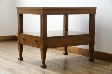 中古　美品　DREXEL HERITAGE(ドレクセルヘリテイジ)　Triune(トライユン)シリーズ　すっきりした佇まいのエンドテーブル　定価約12万円相当　(R-084938)