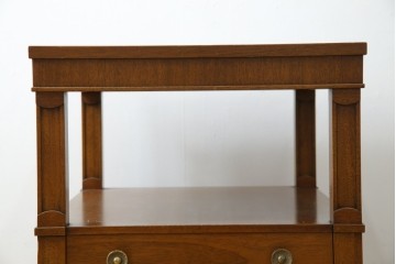 中古　美品　DREXEL HERITAGE(ドレクセルヘリテイジ)　Triune(トライユン)シリーズ　すっきりした佇まいのエンドテーブル　定価約12万円相当　(R-084939)