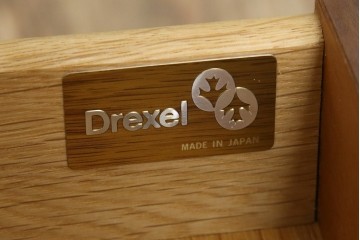中古　美品　DREXEL HERITAGE(ドレクセルヘリテイジ)　Triune(トライユン)シリーズ　すっきりした佇まいのエンドテーブル　定価約12万円相当　(R-084939)