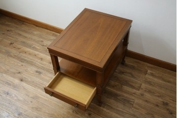 中古　美品　DREXEL HERITAGE(ドレクセルヘリテイジ)　Triune(トライユン)シリーズ　すっきりした佇まいのエンドテーブル　定価約12万円相当　(R-084939)