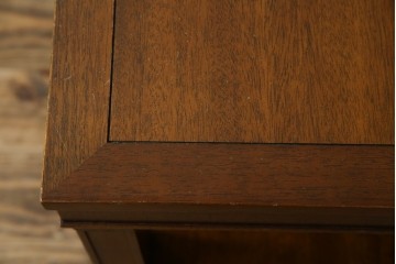 中古　美品　DREXEL HERITAGE(ドレクセルヘリテイジ)　Triune(トライユン)シリーズ　すっきりした佇まいのエンドテーブル　定価約12万円相当　(R-084939)