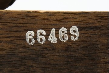 中古　美品　DREXEL HERITAGE(ドレクセルヘリテイジ)　Triune(トライユン)シリーズ　すっきりした佇まいのエンドテーブル　定価約12万円相当　(R-084939)