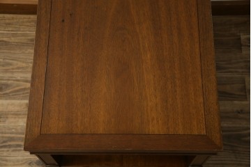 中古　美品　DREXEL HERITAGE(ドレクセルヘリテイジ)　Triune(トライユン)シリーズ　すっきりした佇まいのエンドテーブル　定価約12万円相当　(R-084939)