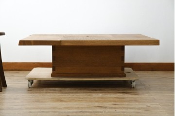 中古　国産　職人手作り　ナラ材　天板の鋸目(のこめ)仕上げの意匠がおしゃれな囲炉裏テーブル　(R-084940)