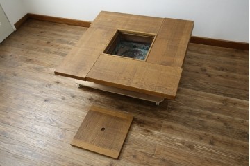 中古　国産　職人手作り　ナラ材　天板の鋸目(のこめ)仕上げの意匠がおしゃれな囲炉裏テーブル　(R-084940)