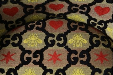 中古　美品　GUCCI(グッチ)　デコール　ゴージャスなデザインのアームチェア　定価約100万円相当　(R-084943)