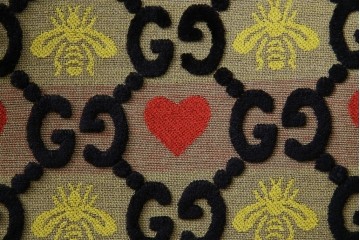 中古　美品　GUCCI(グッチ)　デコール　ゴージャスなデザインのアームチェア　定価約100万円相当　(R-084943)