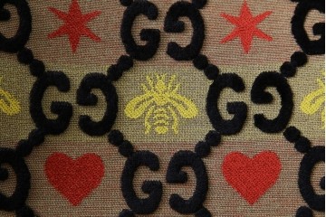 中古　美品　GUCCI(グッチ)　デコール　ゴージャスなデザインのアームチェア　定価約100万円相当　(R-084943)