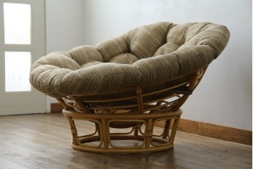 中古　美品　ACME Furniture(アクメファニチャー)　WICKER(ウィッカー)　ラタンフレームと柔らかなファブリックの素材感が魅力のイージーチェア　(R-084944)