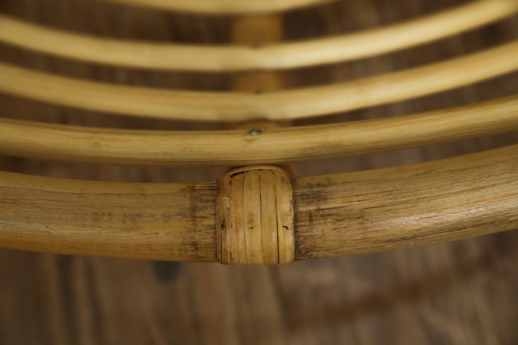 中古　美品　ACME Furniture(アクメファニチャー)　WICKER(ウィッカー)　ラタンフレームと柔らかなファブリックの素材感が魅力のイージーチェア　(R-084944)