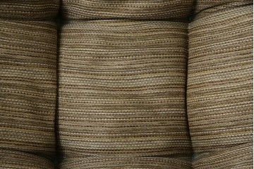 中古　美品　ACME Furniture(アクメファニチャー)　WICKER(ウィッカー)　ラタンフレームと柔らかなファブリックの素材感が魅力のイージーチェア　(R-084944)