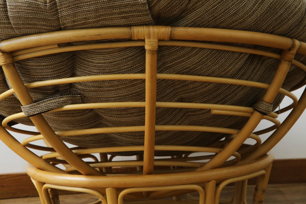 中古　美品　ACME Furniture(アクメファニチャー)　WICKER(ウィッカー)　ラタンフレームと柔らかなファブリックの素材感が魅力のイージーチェア　(R-084944)