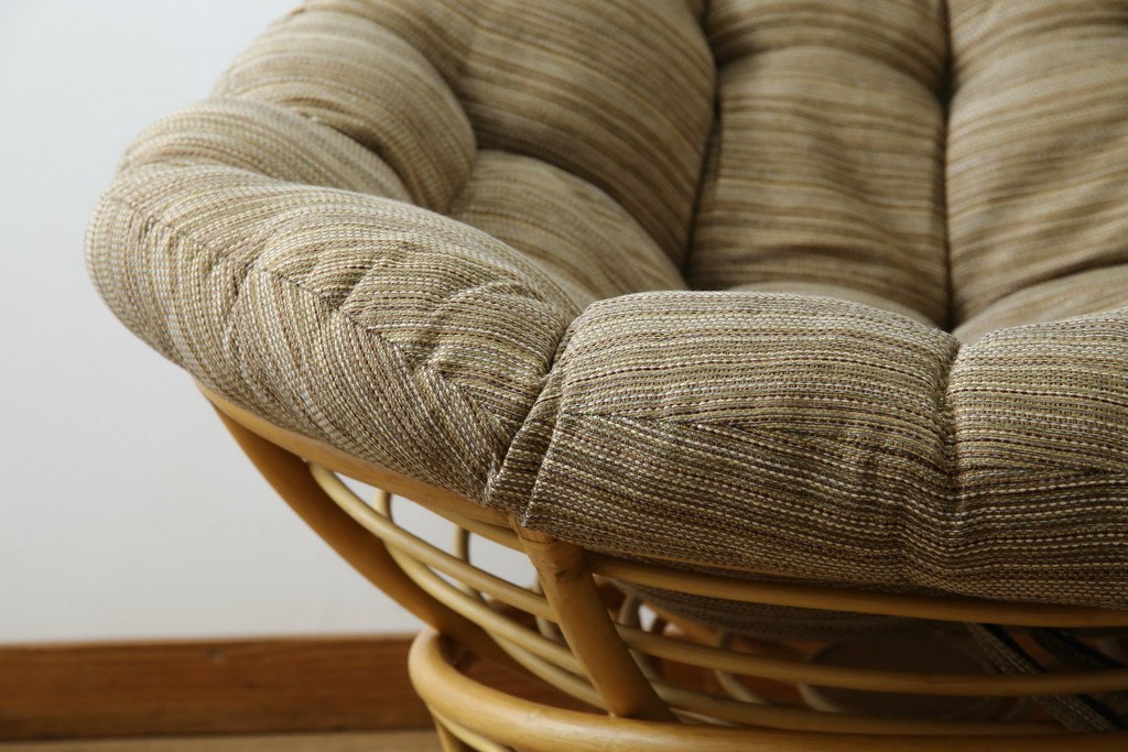 中古　美品　ACME Furniture(アクメファニチャー)　WICKER(ウィッカー)　ラタンフレームと柔らかなファブリックの素材感が魅力のイージーチェア　(R-084944)