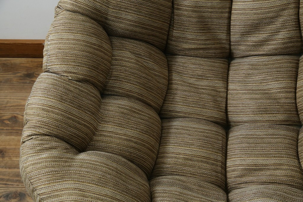 中古　美品　ACME Furniture(アクメファニチャー)　WICKER(ウィッカー)　ラタンフレームと柔らかなファブリックの素材感が魅力のイージーチェア　(R-084944)