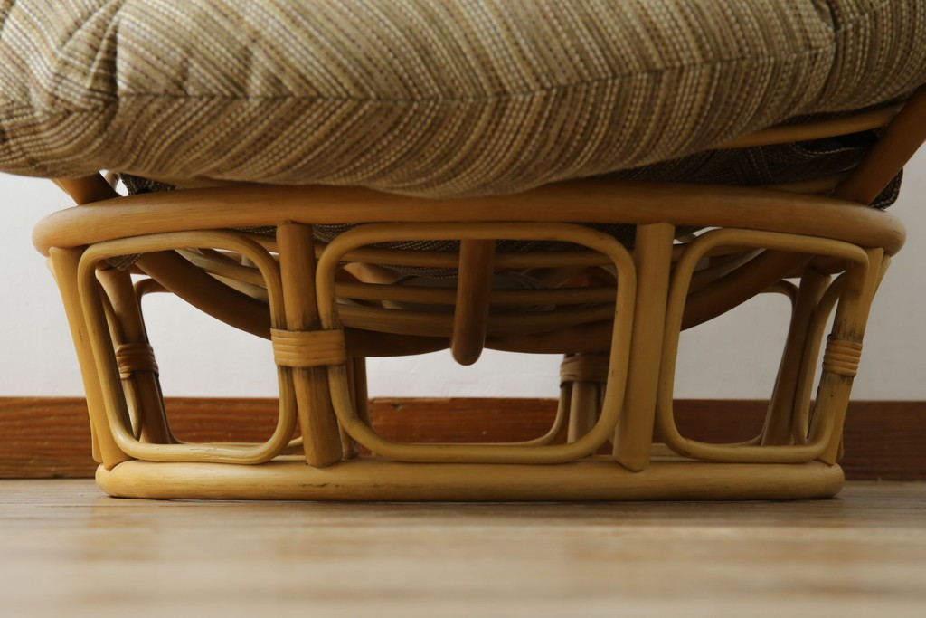 中古　美品　ACME Furniture(アクメファニチャー)　WICKER(ウィッカー)　ラタンフレームと柔らかなファブリックの素材感が魅力のイージーチェア　(R-084944)