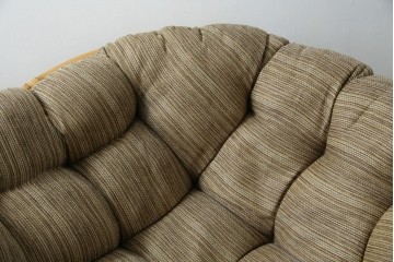 中古　美品　ACME Furniture(アクメファニチャー)　WICKER(ウィッカー)　ラタンフレームと柔らかなファブリックの素材感が魅力のイージーチェア　(R-084944)