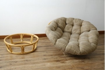 中古　美品　ACME Furniture(アクメファニチャー)　WICKER(ウィッカー)　ラタンフレームと柔らかなファブリックの素材感が魅力のイージーチェア　(R-084944)