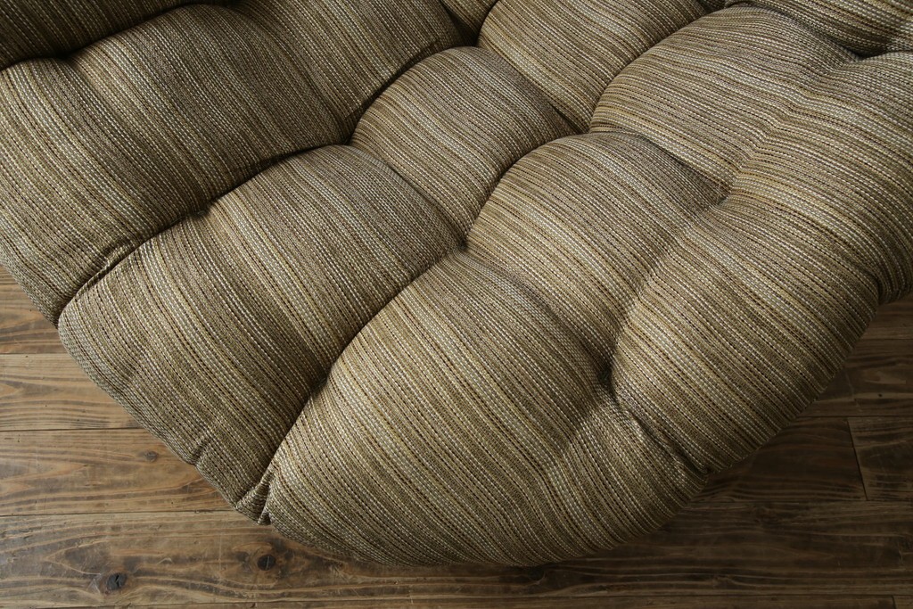 中古　美品　ACME Furniture(アクメファニチャー)　WICKER(ウィッカー)　ラタンフレームと柔らかなファブリックの素材感が魅力のイージーチェア　(R-084944)