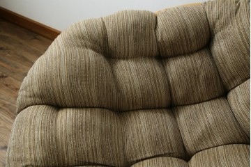 中古　美品　ACME Furniture(アクメファニチャー)　WICKER(ウィッカー)　ラタンフレームと柔らかなファブリックの素材感が魅力のイージーチェア　(R-084944)