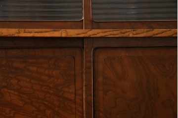 和製ヴィンテージ　上手物　総欅材　上杢が映える漆塗りの指物工芸茶箪笥　(R-084945)