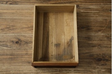 和製ヴィンテージ　上手物　総欅材　上杢が映える漆塗りの指物工芸茶箪笥　(R-084945)