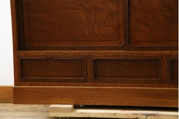 和製ヴィンテージ　上手物　総欅材　上杢が映える漆塗りの指物工芸茶箪笥　(R-084945)