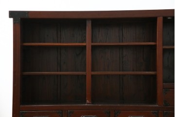 中古　美品　ニレ材　格子戸と黒金具が和の趣を添える水屋箪笥サイドボード　(R-084946)