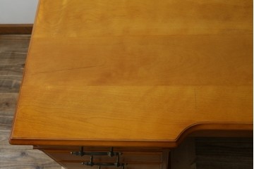 中古　美品　横浜クラシック家具　ダニエル(daniel)　上品な木肌が美しい重厚な両袖デスク　(R-084947)