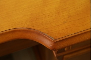 中古　美品　横浜クラシック家具　ダニエル(daniel)　上品な木肌が美しい重厚な両袖デスク　(R-084947)