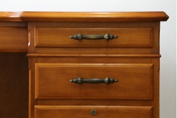 中古　美品　横浜クラシック家具　ダニエル(daniel)　上品な木肌が美しい重厚な両袖デスク　(R-084947)