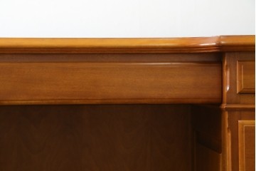 中古　美品　横浜クラシック家具　ダニエル(daniel)　上品な木肌が美しい重厚な両袖デスク　(R-084947)