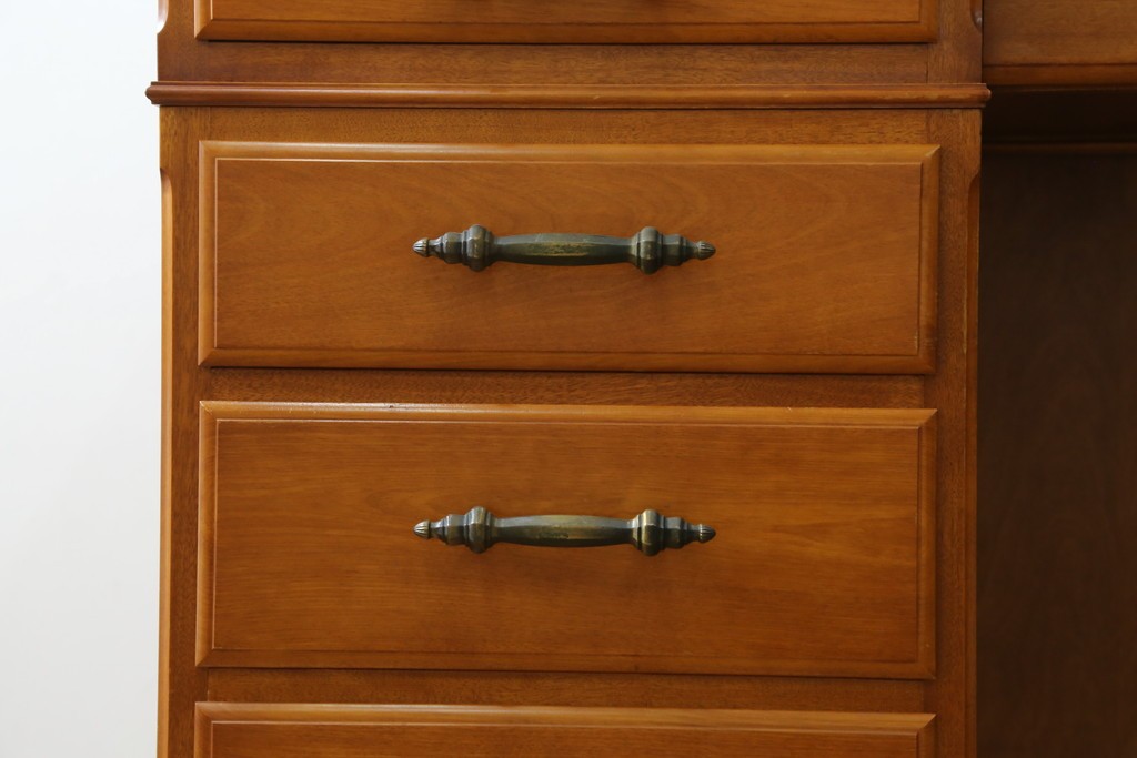 中古　美品　横浜クラシック家具　ダニエル(daniel)　上品な木肌が美しい重厚な両袖デスク　(R-084947)