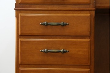 中古　美品　横浜クラシック家具　ダニエル(daniel)　上品な木肌が美しい重厚な両袖デスク　(R-084947)