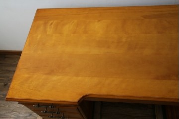 中古　美品　横浜クラシック家具　ダニエル(daniel)　上品な木肌が美しい重厚な両袖デスク　(R-084947)