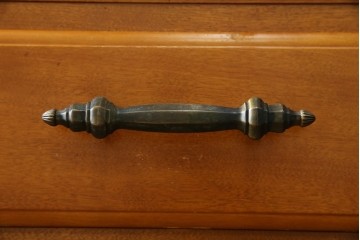 中古　美品　横浜クラシック家具　ダニエル(daniel)　上品な木肌が美しい重厚な両袖デスク　(R-084947)