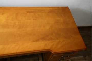 中古　美品　横浜クラシック家具　ダニエル(daniel)　上品な木肌が美しい重厚な両袖デスク　(R-084947)