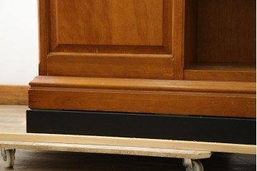 中古　美品　横浜クラシック家具　ダニエル(daniel)　上品な木肌が美しい重厚な両袖デスク　(R-084947)