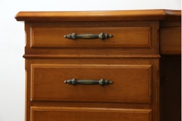 中古　美品　横浜クラシック家具　ダニエル(daniel)　上品な木肌が美しい重厚な両袖デスク　(R-084947)