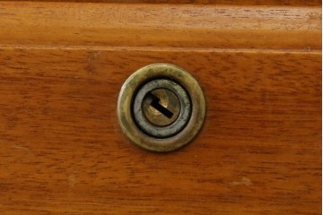 中古　美品　横浜クラシック家具　ダニエル(daniel)　上品な木肌が美しい重厚な両袖デスク　(R-084947)