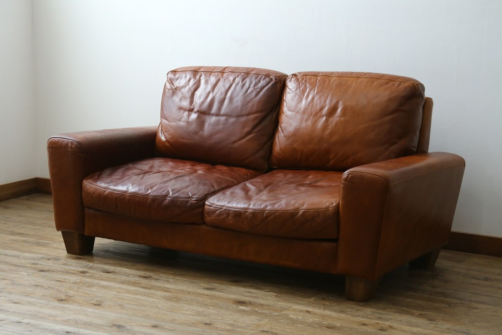 中古　ACME Furniture(アクメファニチャー)　FRESNO(フレスノ)　本革の味わい深い風合いが魅力の二人掛けソファ　定価約33万円　(R-084948)