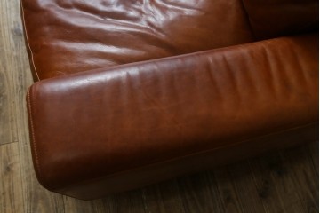 中古　ACME Furniture(アクメファニチャー)　FRESNO(フレスノ)　本革の味わい深い風合いが魅力の二人掛けソファ　定価約33万円　(R-084948)