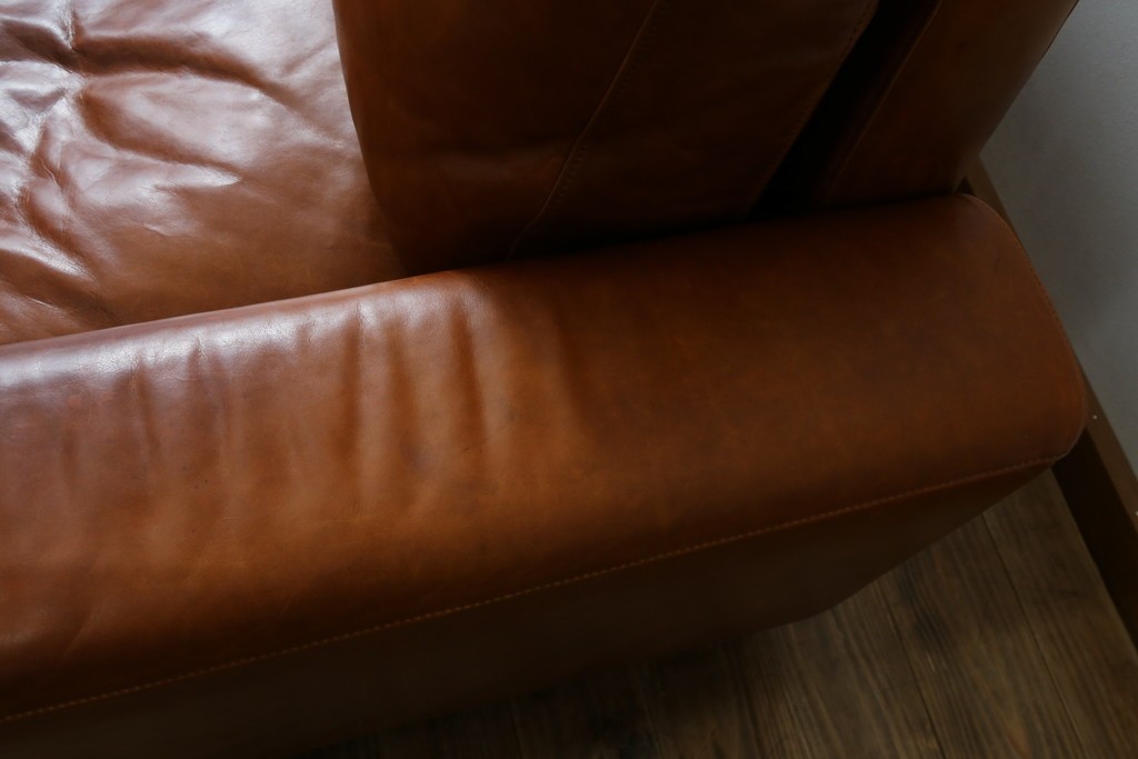 中古　ACME Furniture(アクメファニチャー)　FRESNO(フレスノ)　本革の味わい深い風合いが魅力の二人掛けソファ　定価約33万円　(R-084948)