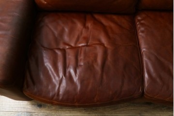 中古　ACME Furniture(アクメファニチャー)　FRESNO(フレスノ)　本革の味わい深い風合いが魅力の二人掛けソファ　定価約33万円　(R-084948)