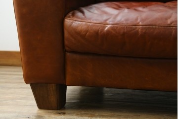 中古　ACME Furniture(アクメファニチャー)　FRESNO(フレスノ)　本革の味わい深い風合いが魅力の二人掛けソファ　定価約33万円　(R-084948)