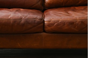 中古　ACME Furniture(アクメファニチャー)　FRESNO(フレスノ)　本革の味わい深い風合いが魅力の二人掛けソファ　定価約33万円　(R-084948)