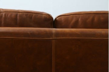 中古　ACME Furniture(アクメファニチャー)　FRESNO(フレスノ)　本革の味わい深い風合いが魅力の二人掛けソファ　定価約33万円　(R-084948)