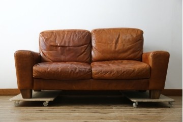 中古　ACME Furniture(アクメファニチャー)　FRESNO(フレスノ)　本革の味わい深い風合いが魅力の二人掛けソファ　定価約33万円相当　(R-084948)